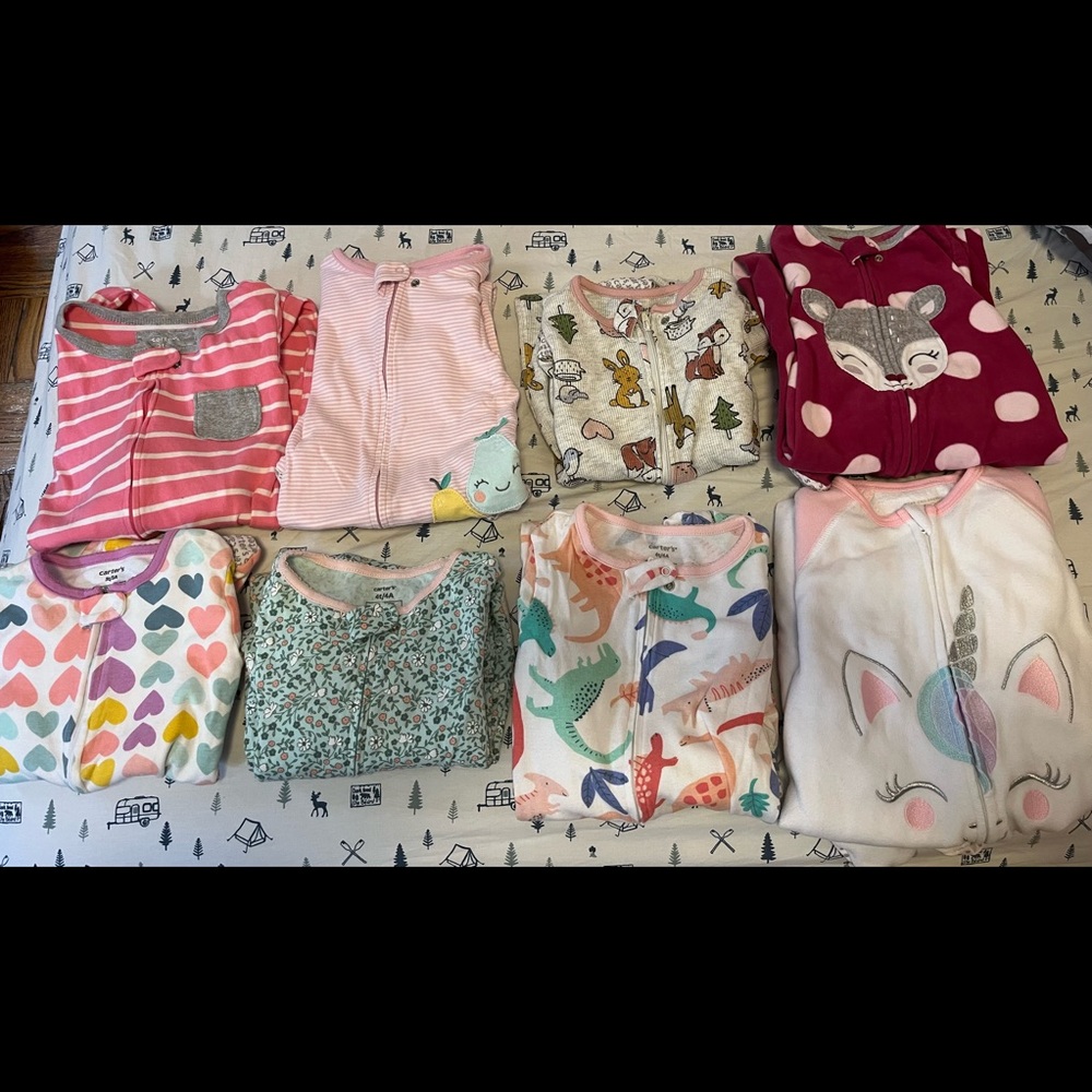 Bundle of 8 footed PJs